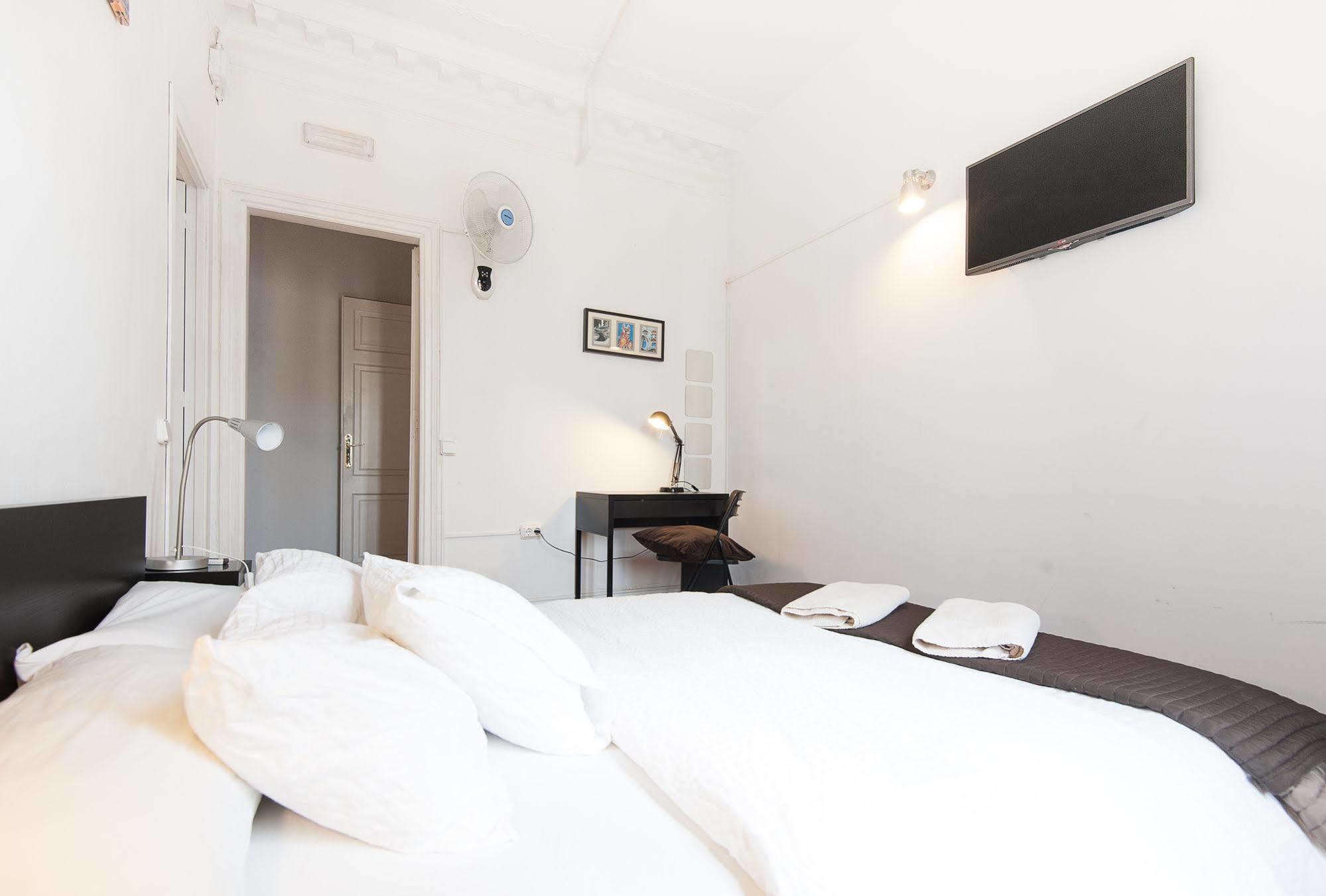 Wow Hostel Barselona Dış mekan fotoğraf